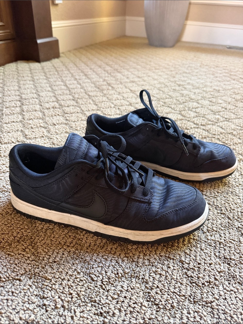 Nike Men’s Dunk Black Low-Top Sneakers